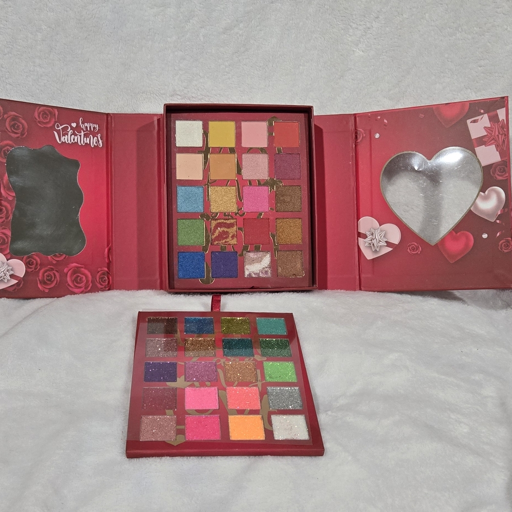 Valentine's Day Makeup Palette Set - Picture 2 of 6